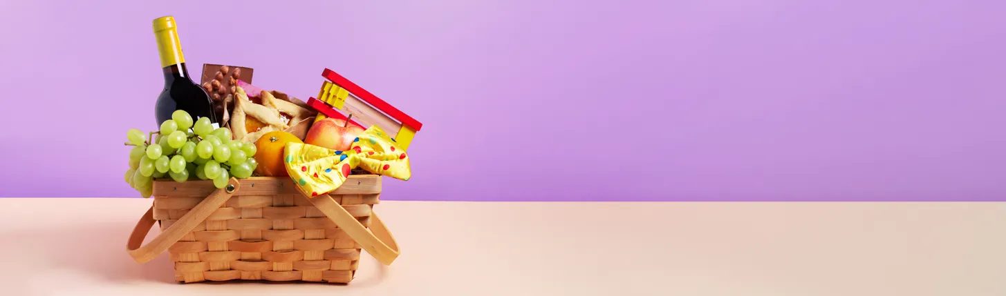 Branded corporate gifts and customised hampers are made to be ordered